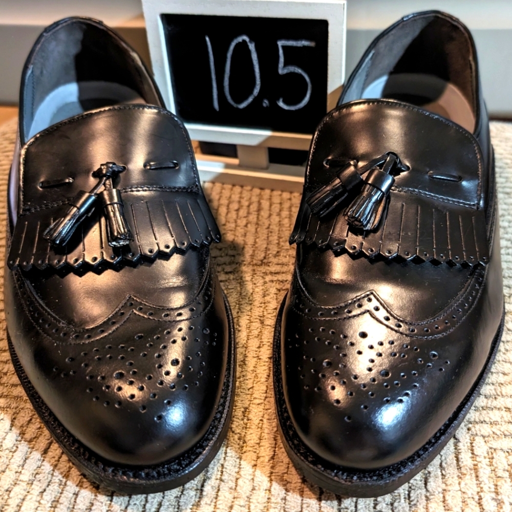 Dexter 10.5 NWOT black‎ leather padded insole comfy tassel loafers